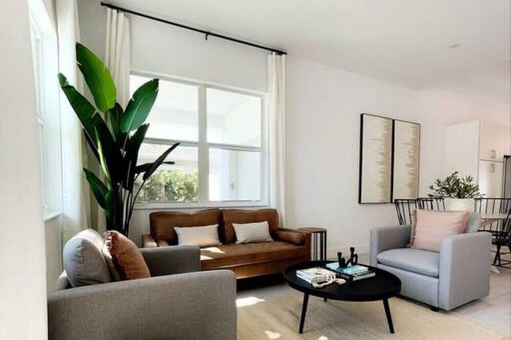 Photo of Others in Poinsettia Heights