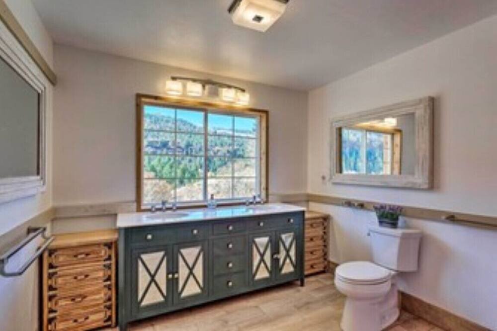 Photo of Bathroom in Ridgway