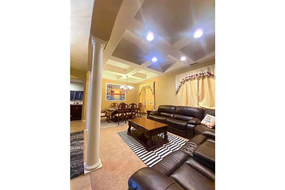 Photo of Livingroom in Merced