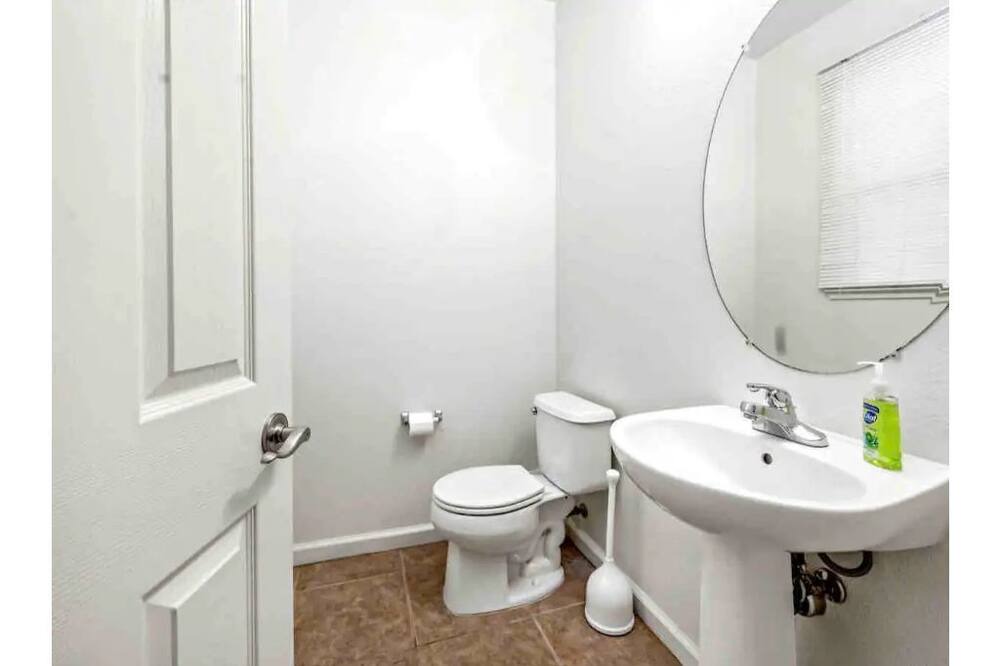 Photo of Bathroom in Merced
