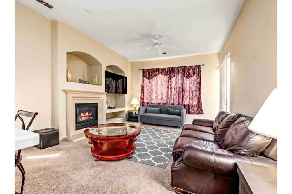 Photo of Livingroom in Merced
