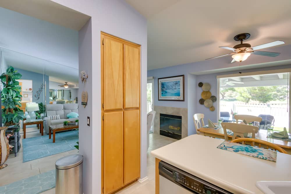 Photo of Kitchen in Silver Lakes Country Club