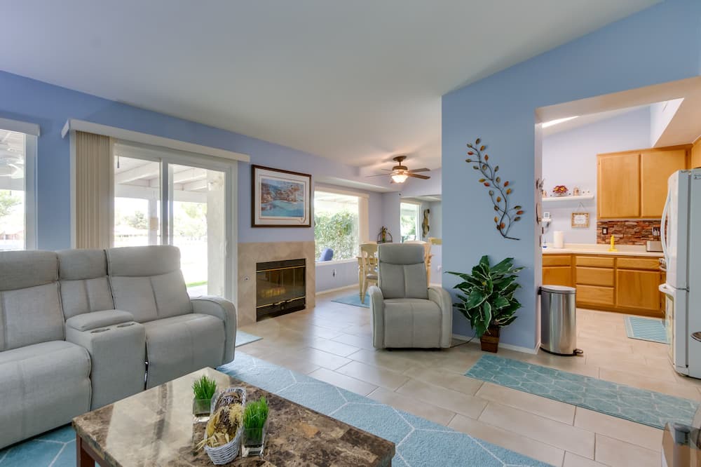 Photo of Livingroom in Silver Lakes Country Club
