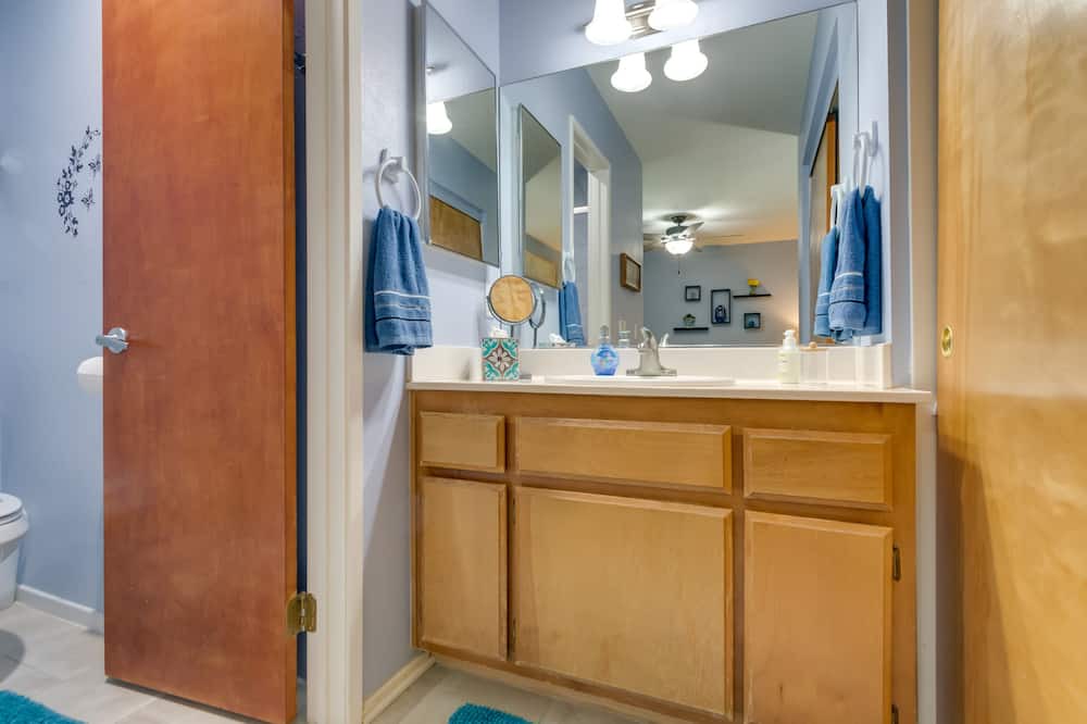 Photo of Bathroom in Silver Lakes Country Club