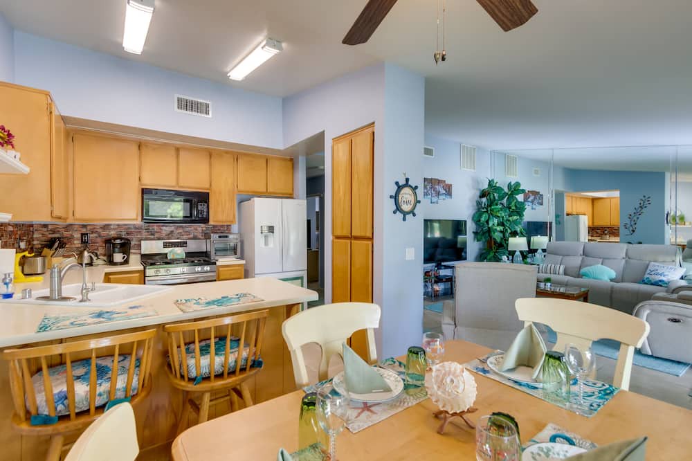 Photo of Kitchen in Silver Lakes Country Club