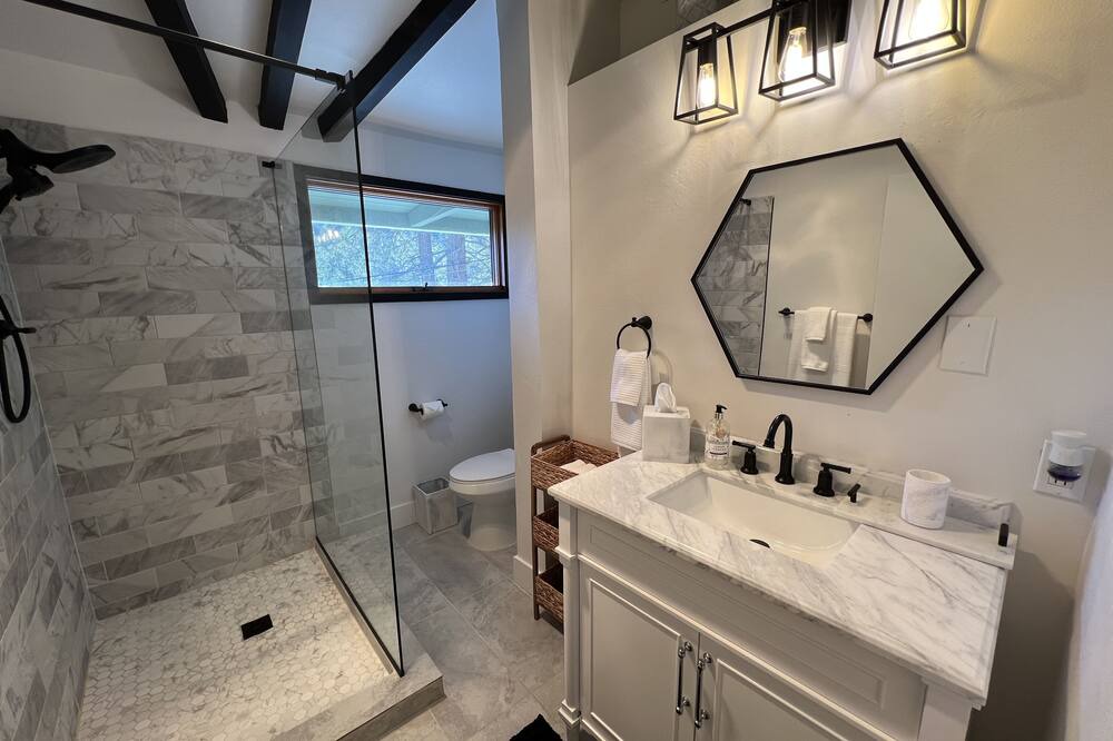 Photo of Bathroom in Wrightwood