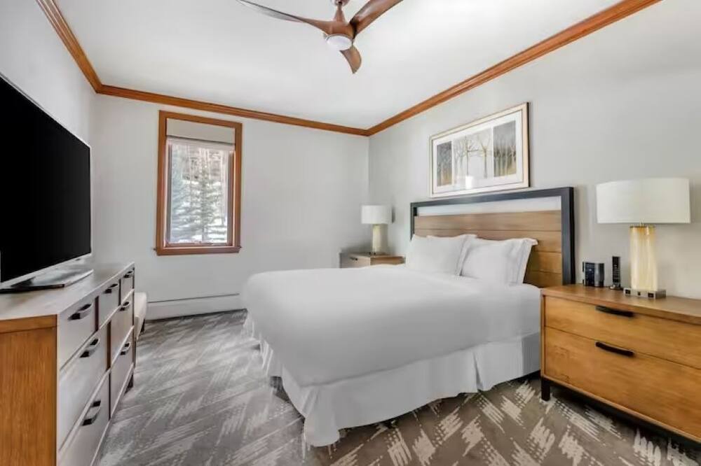 Photo of Bedroom in Peak 9