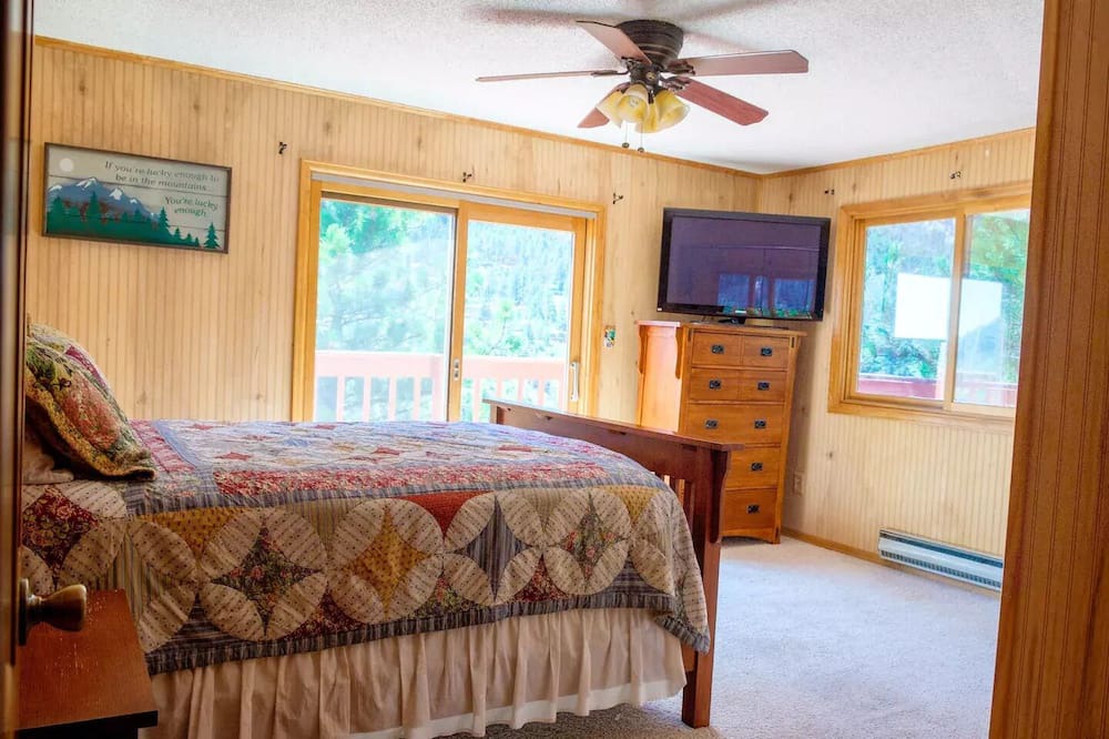 Photo of Bedroom in Green Mountain Falls