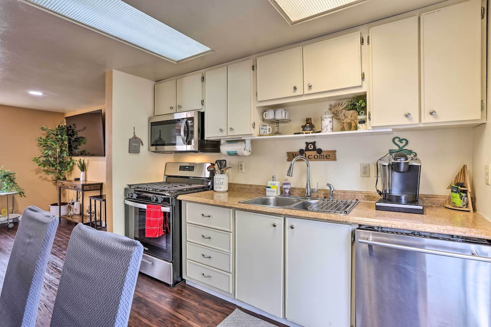 Photo of Kitchen in Cedarpines Park