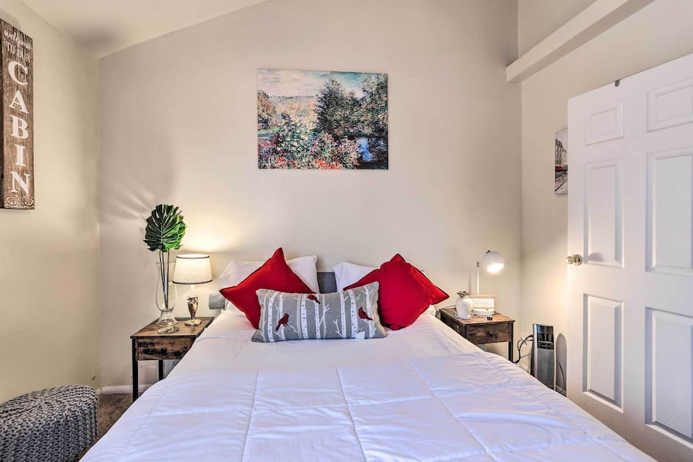 Photo of Bedroom in Cedarpines Park