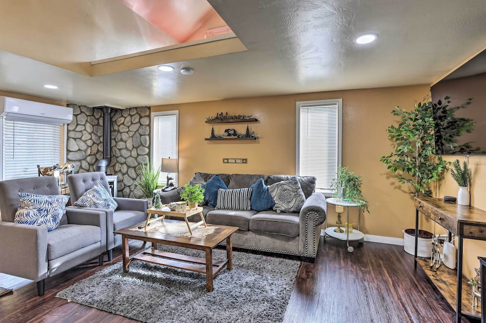 Photo of Bedroom in Cedarpines Park