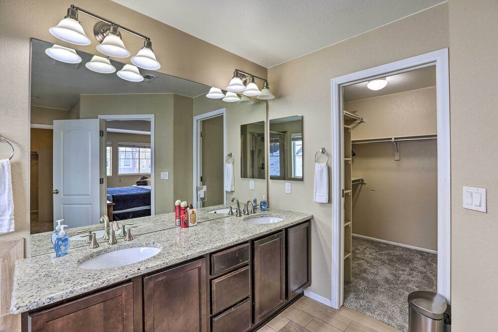 Photo of Bathroom in Golden