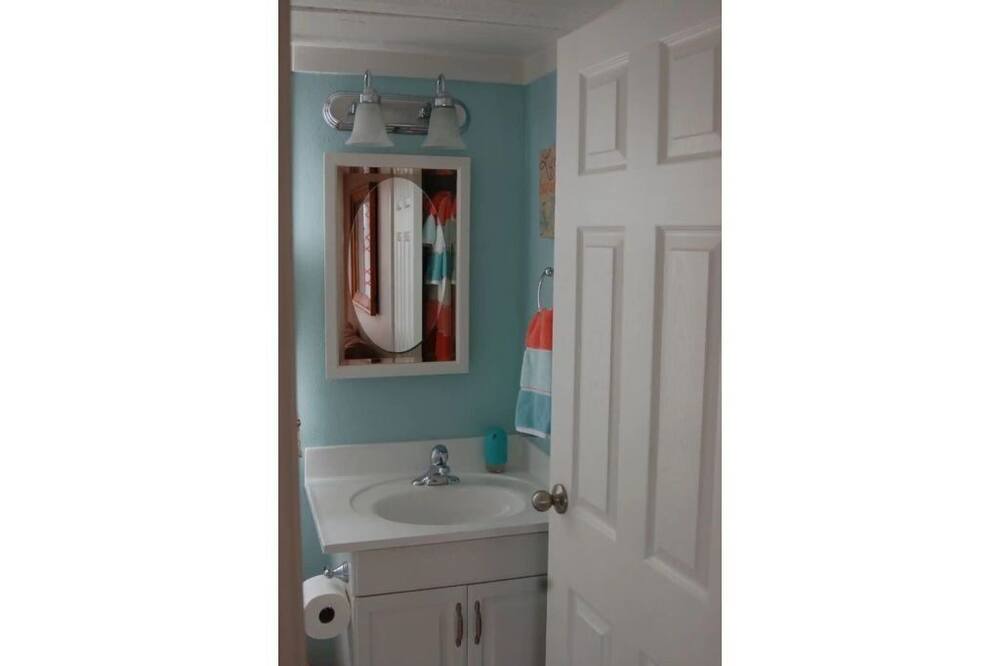 Photo of Bathroom in Oak Park