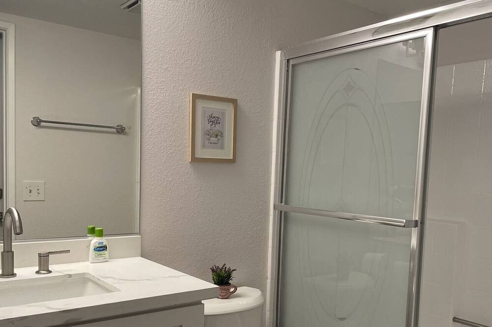 Photo of Bathroom in Moreno Valley