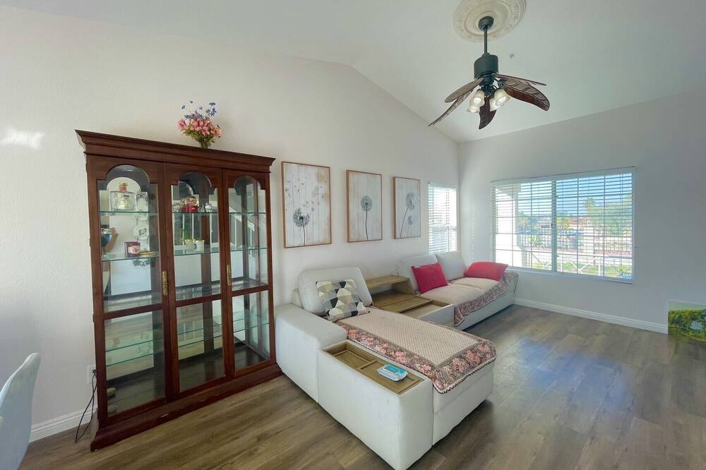 Photo of Livingroom in Moreno Valley