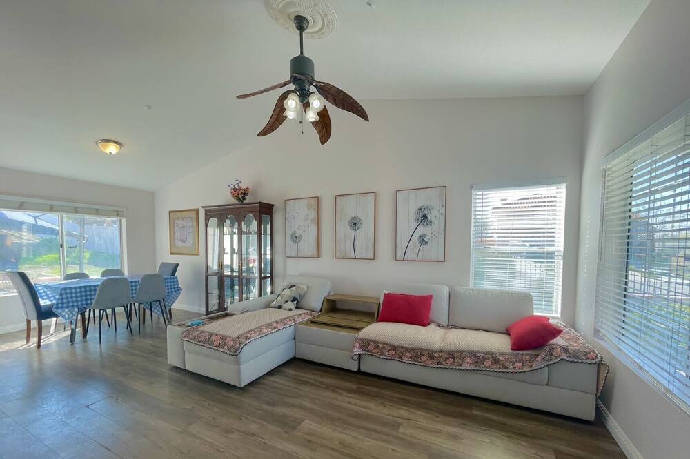 Photo of Livingroom in Moreno Valley