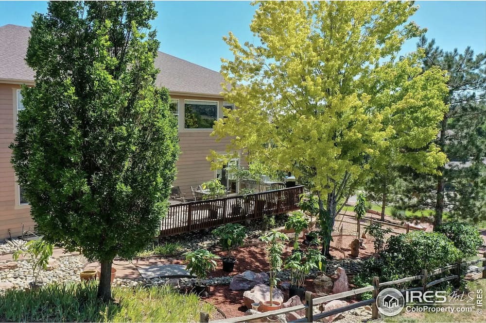 Photo of Outdoor in Lyons