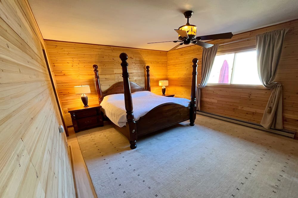 Photo of Bedroom in Grand Lake