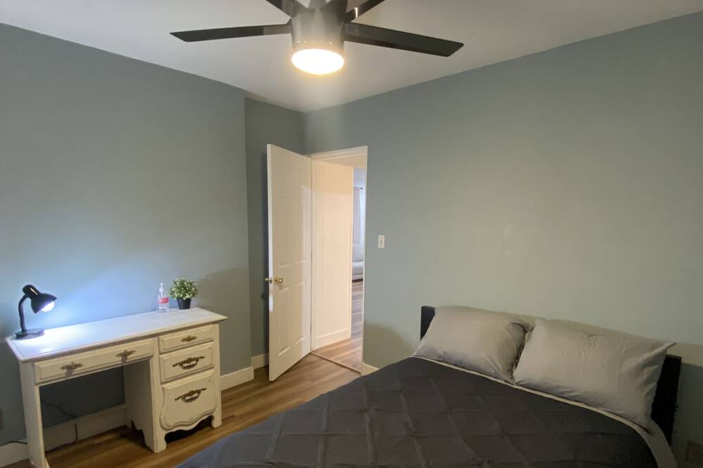 Photo of Bedroom in Lake Elsinore