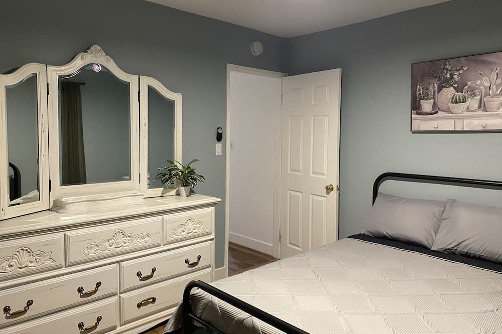 Photo of Bedroom in Lake Elsinore