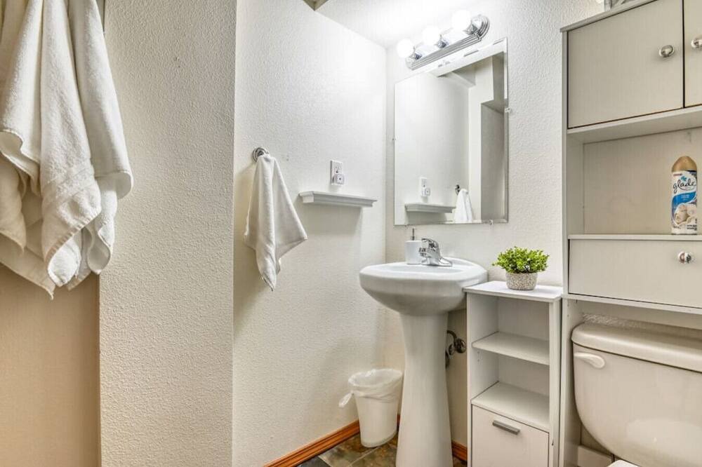 Photo of Bathroom in Gleneagle