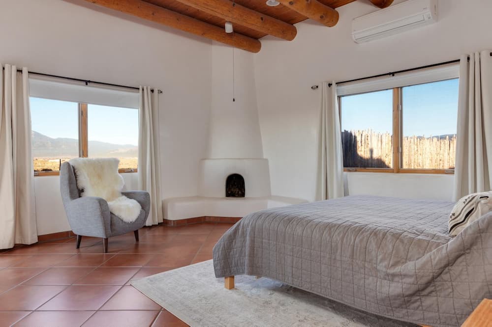 Photo of Bedroom in Ranchos De Taos