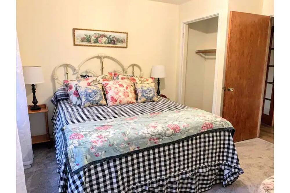 Photo of Bedroom in Jacoby Creek