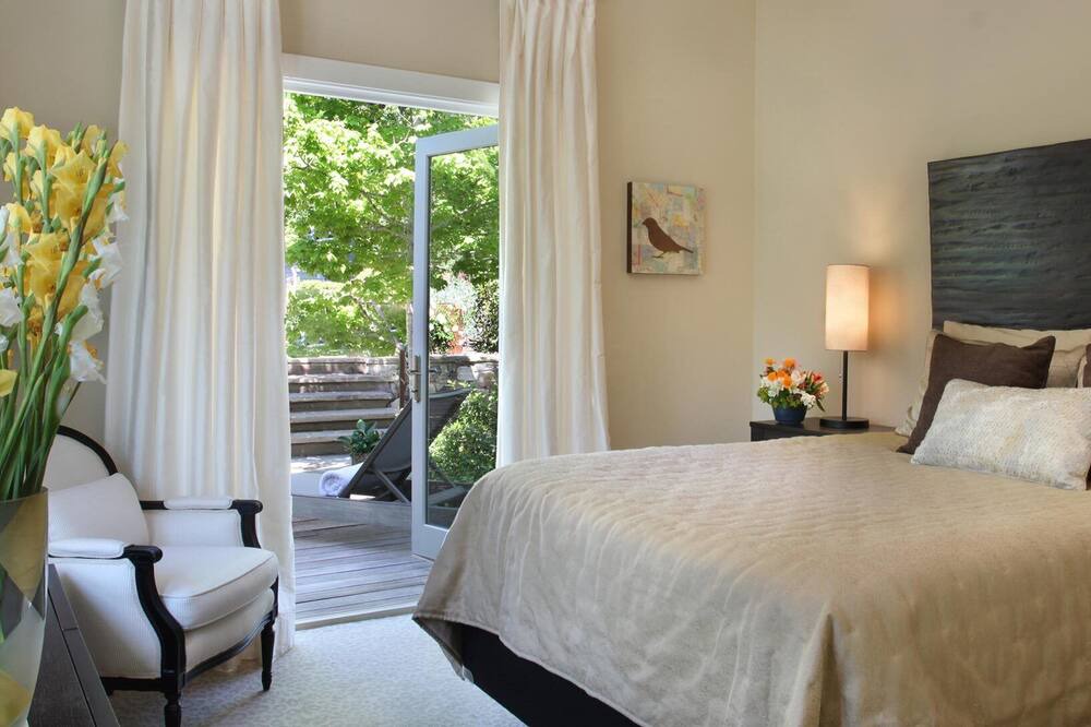 Photo of Bedroom in Kenwood