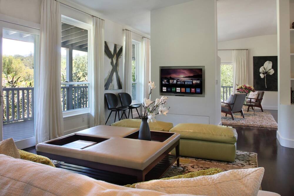 Photo of Livingroom in Kenwood