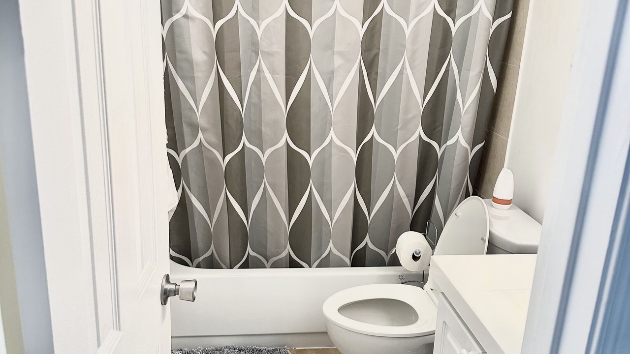 Photo of Bathroom in Garden Isles