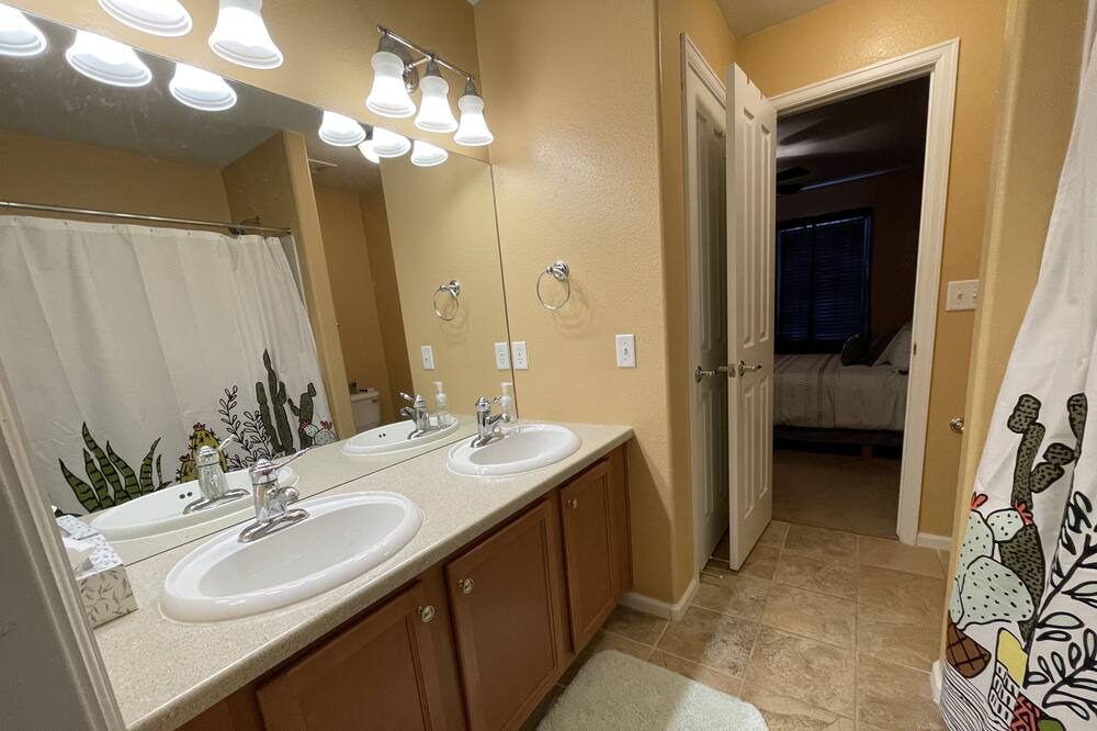 Photo of Bathroom in Fountain