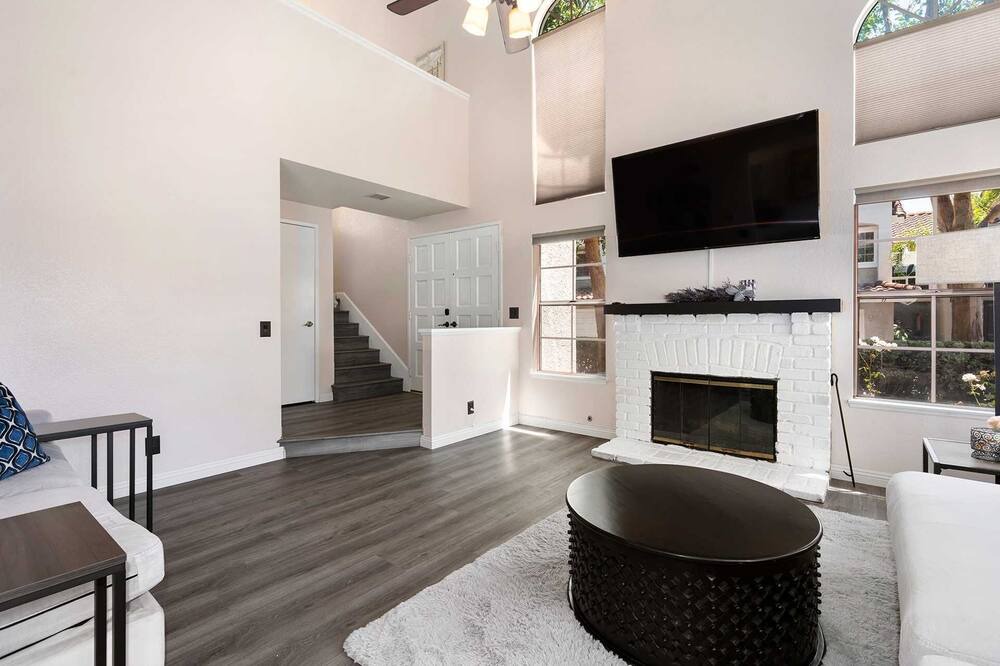 Photo of Livingroom in Rancho Santa Margarita