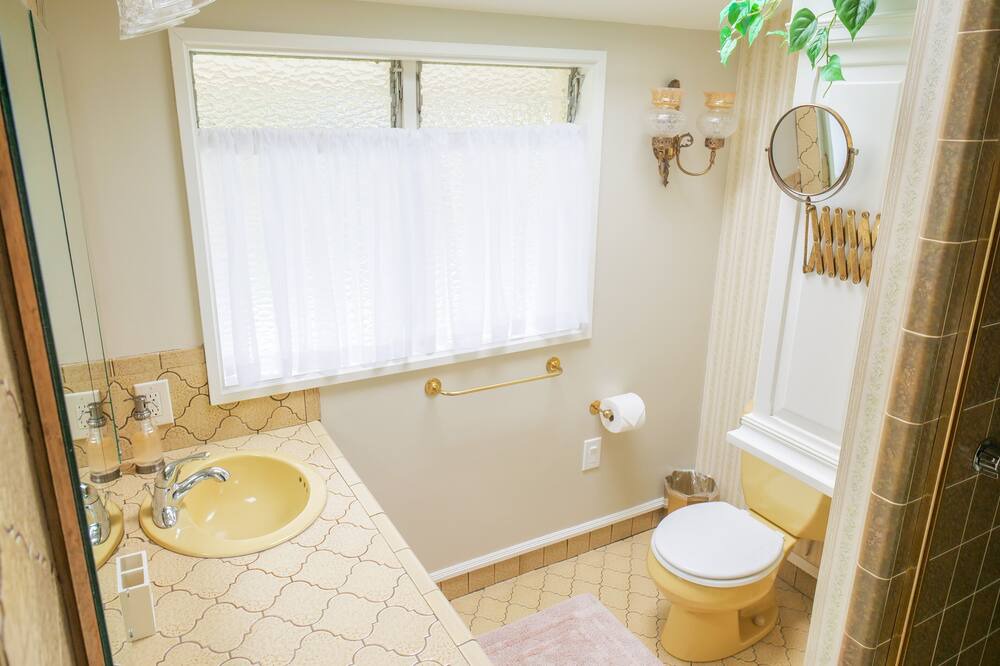 Photo of Bathroom in Eureka