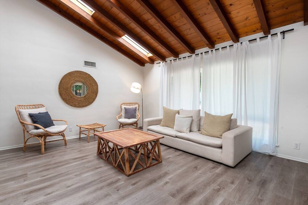Photo of Livingroom in Tri-West