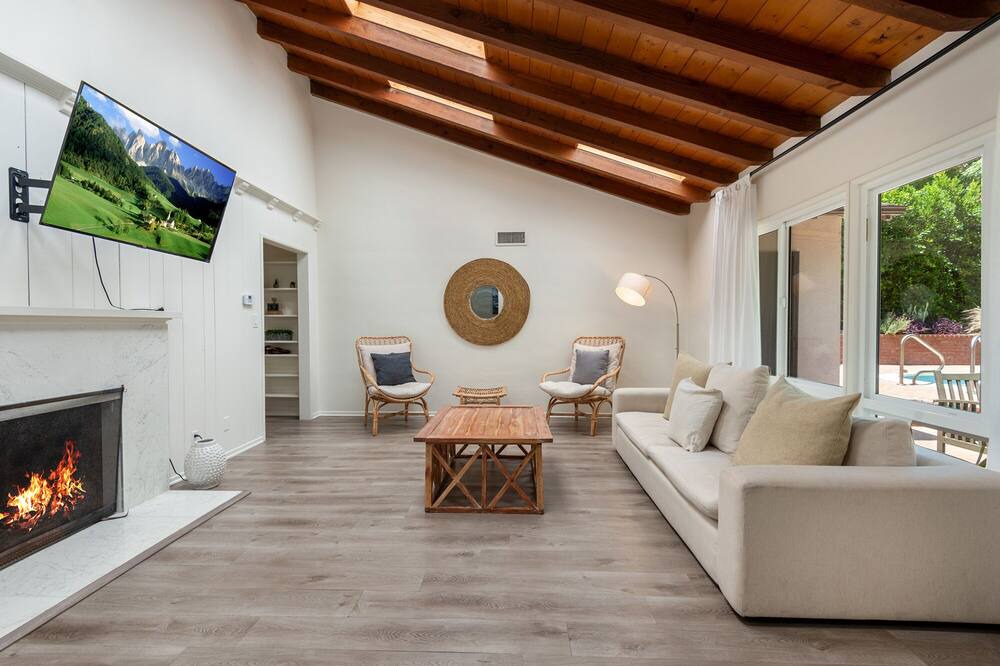 Photo of Livingroom in Tri-West