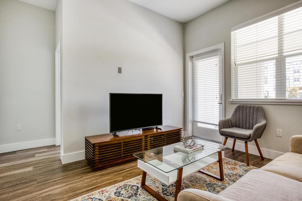 Photo of Livingroom in Centerville