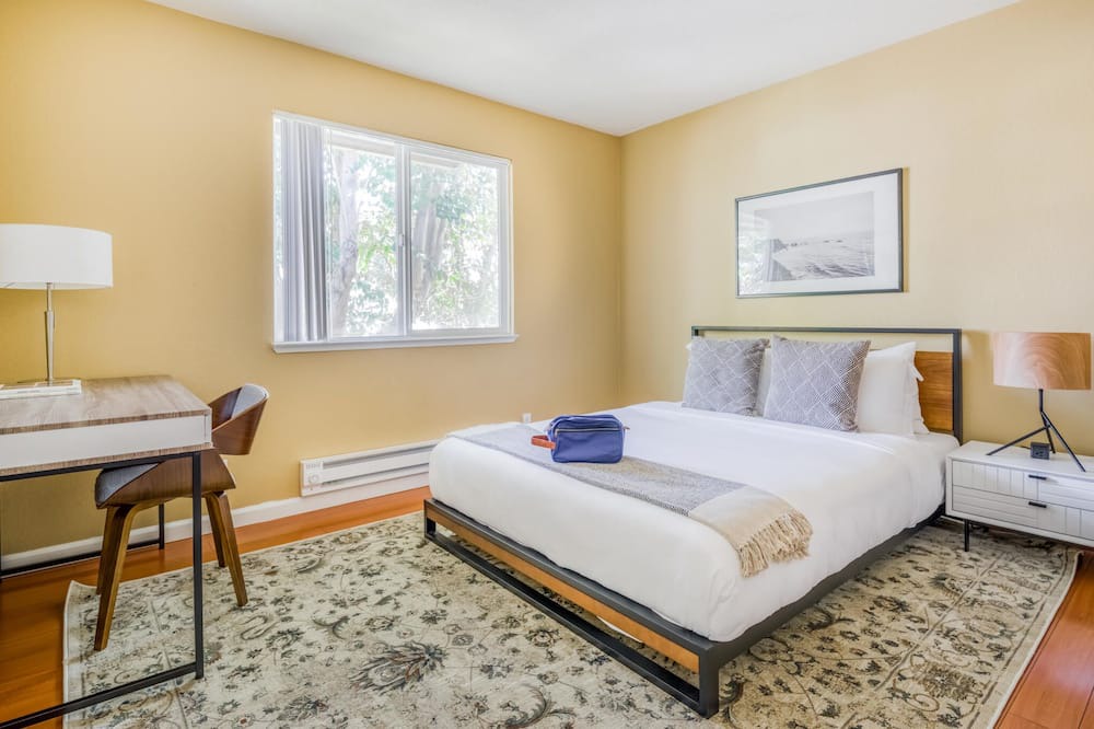 Photo of Bedroom in Centerville