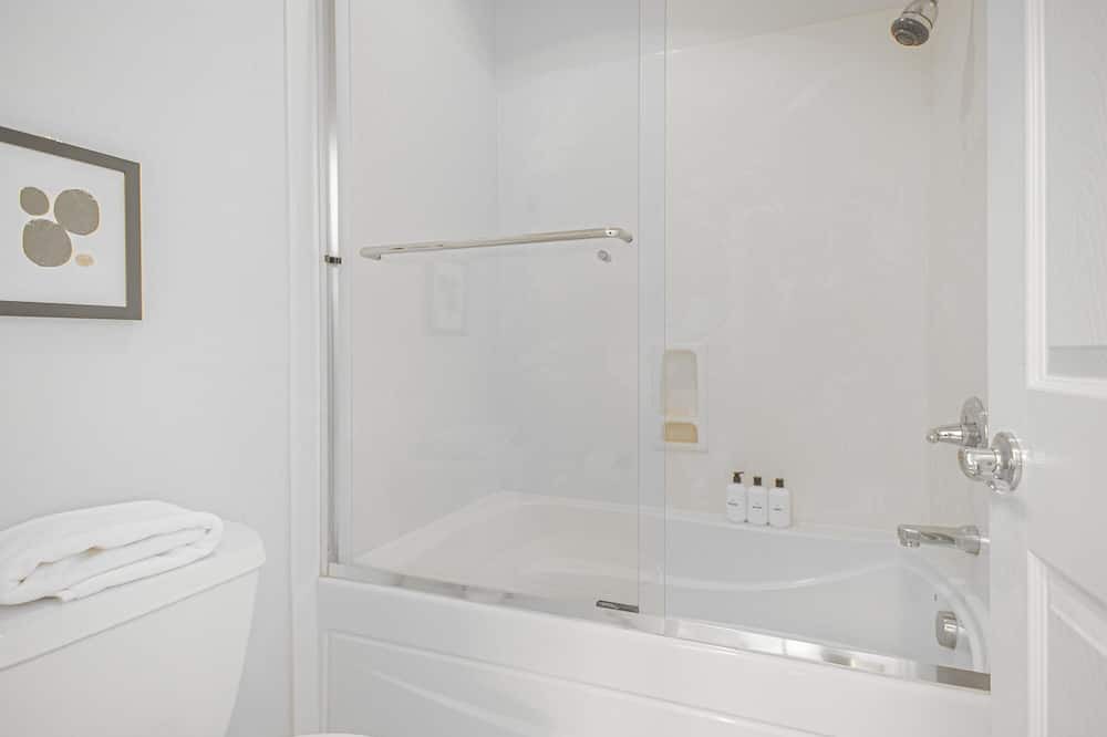 Photo of Bathroom in Union City