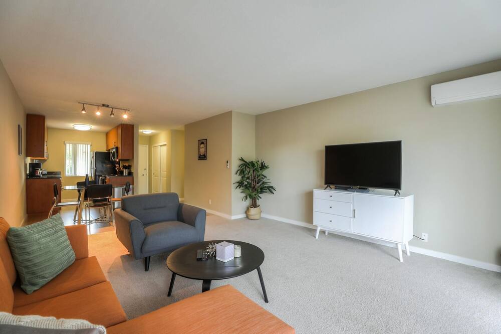 Photo of Livingroom in Cupertino