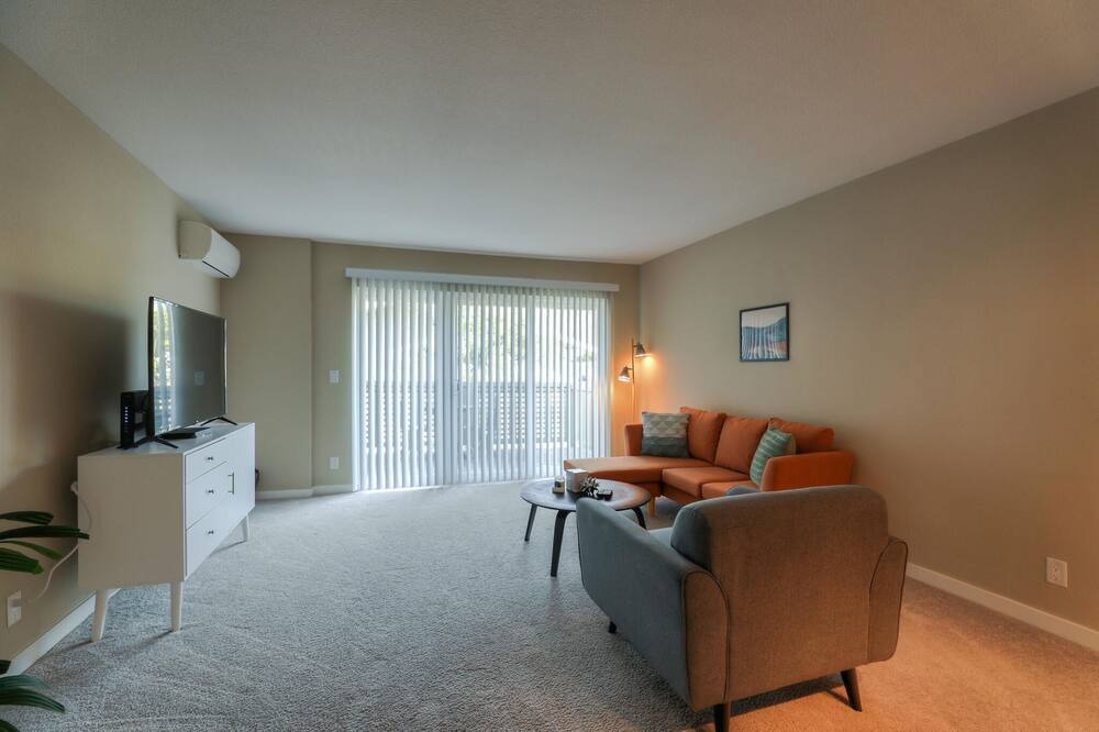 Photo of Livingroom in Cupertino