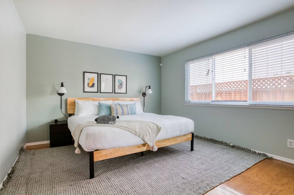 Photo of Bedroom in Fremont