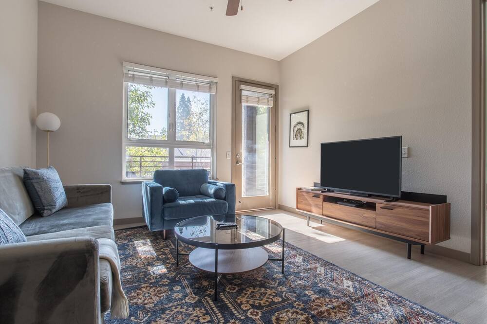 Photo of Livingroom in Morse Park