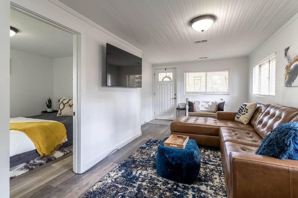 Photo of Livingroom in Erie