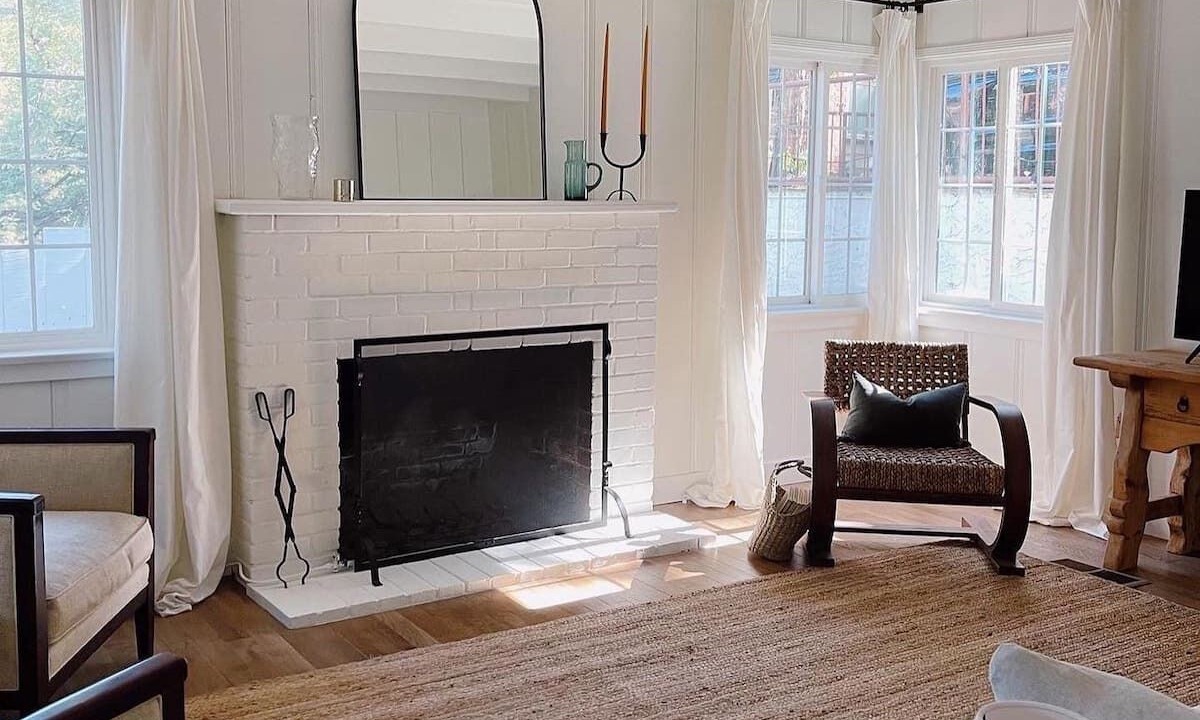 Photo of Livingroom in Lake Arrowhead