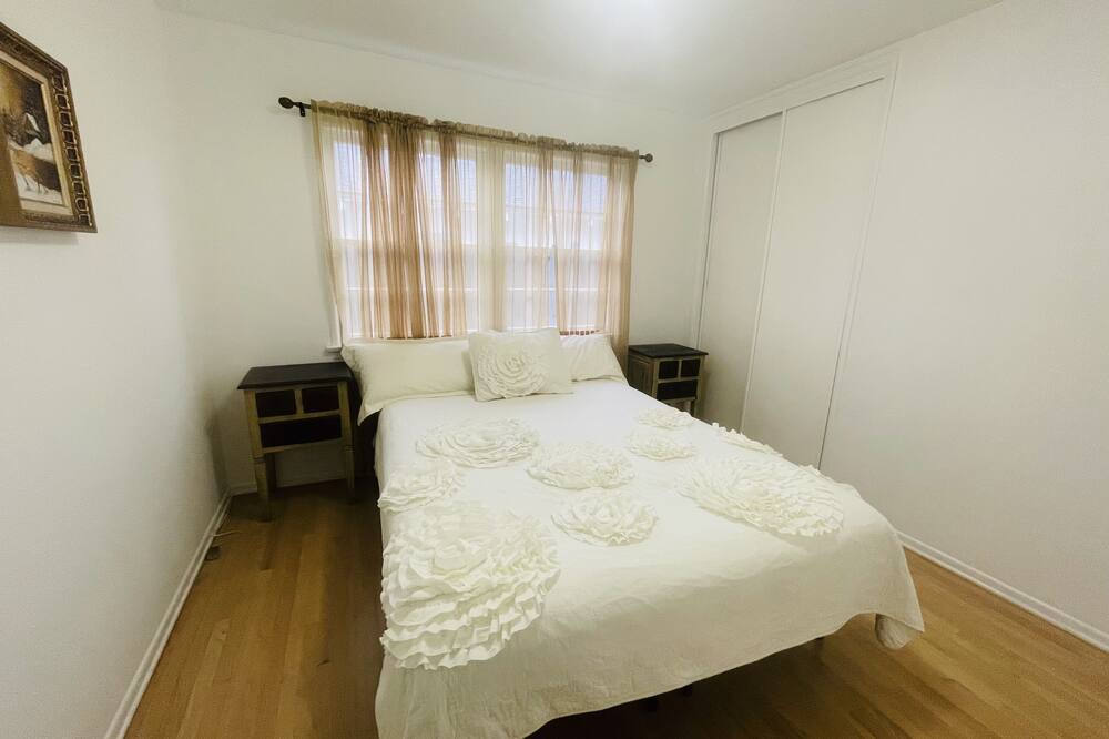 Photo of Bedroom in Sherman Oaks