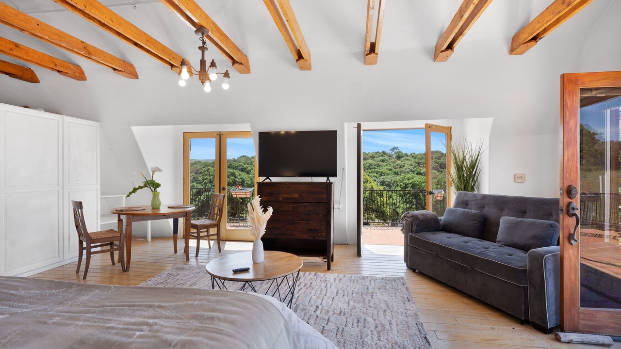 Photo of Livingroom in Lompoc