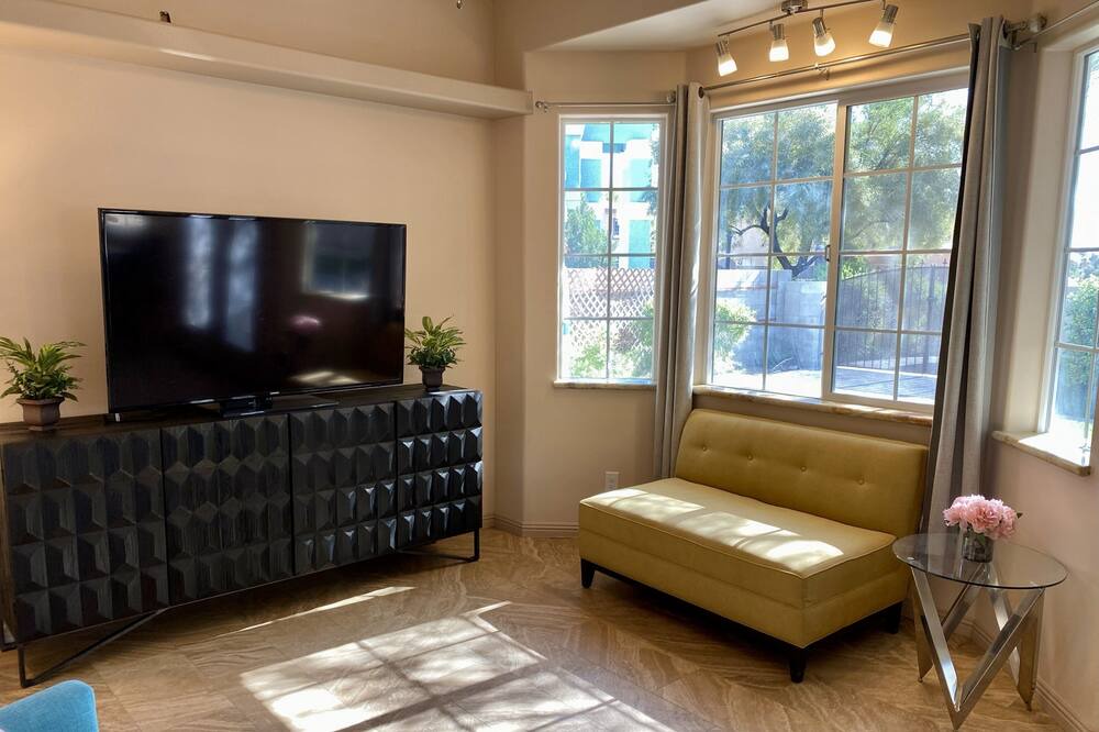 Photo of Livingroom in Centennial Hills