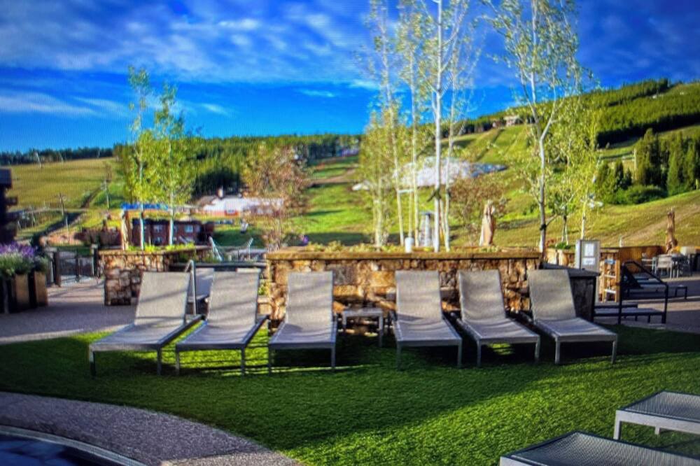 Photo of Outdoor in Peak 8