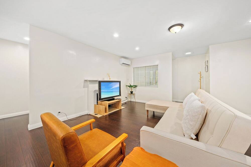 Photo of Livingroom in Monterey Park