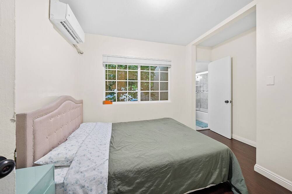 Photo of Bedroom in Monterey Park